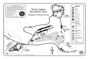 Eine detaillierte Karte des Twin Lakes Freizeitgebiets, die Wanderwege, Sehenswürdigkeiten und Textinformationen zu Wegnamen, Besucherzahl und Distanzen anzeigt.