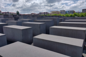 Mendel Warnt vor politischem Einfluss auf die Arbeit von Yad Vashem