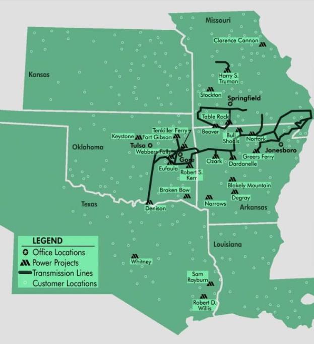 Eine detaillierte Karte von Louisiana mit fetter Schrift, die Standorte von Stromprojekten anzeigt, sowie Straßen, Highways und Sehenswürdigkeiten.