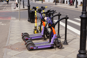 Kontrollen: Passanten in Bad Kreuznach zeigen Solidarität mit E-Scooter-Fahrer