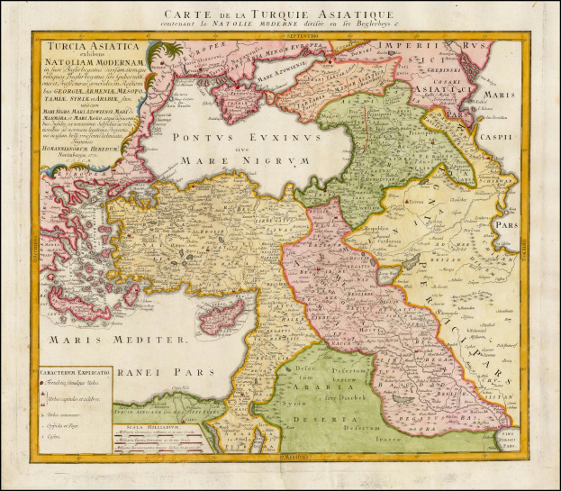 Ein alter Seekartenausschnitt des Mittelmeeres mit Booten im Vordergrund und Text mit weiterer Information.