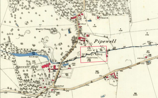 Ein detaillierter alter Stadtplan von Pipewell, der Straßen, Gebäude, Sehenswürdigkeiten und Text mit Nummern zeigt, die bestimmte Standorte angeben.